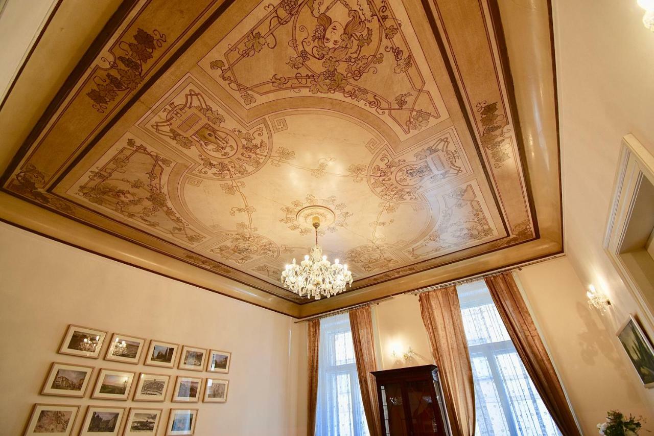 Stunning Charles Bridge Apartment Prag Eksteriør billede